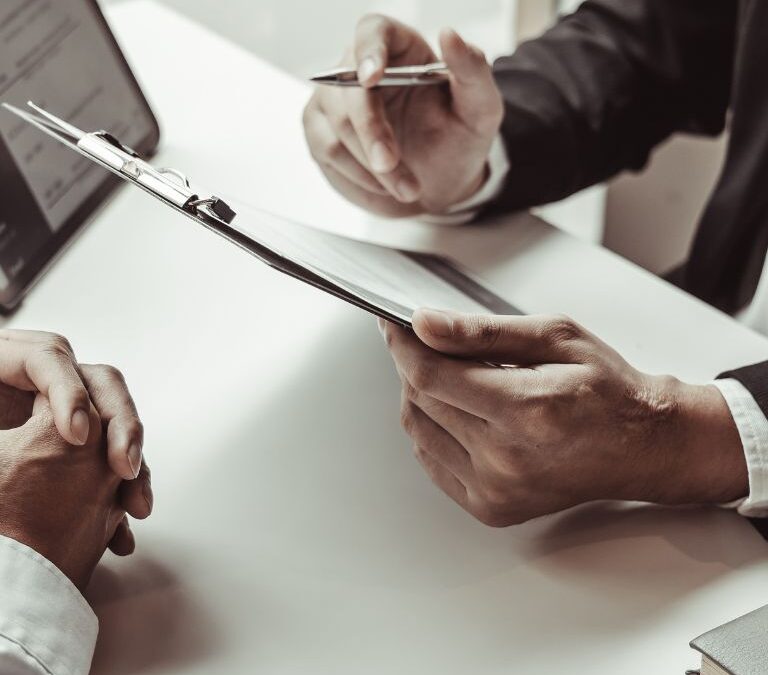 Entrevista entre empresa y proveedor